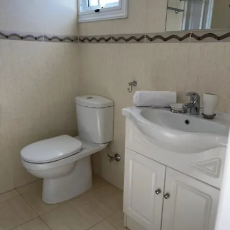 Perfect Life Villa With Pool And Sea View فيلة *